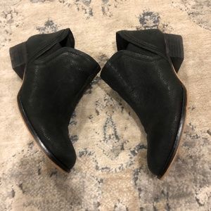 Vince Camuto Black Leather Carlal Bootie - Sz 8.5